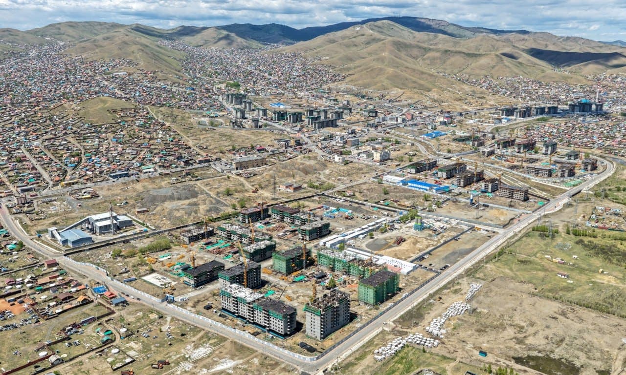 Сэлбэ дэд төвийн орон сууцны барилгуудын 9 дүгээр давхрын цутгалт эхэллээ 1